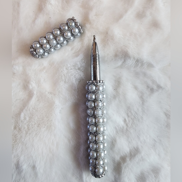 🔥BLINGY PEN🔥 - Picture 3 of 3